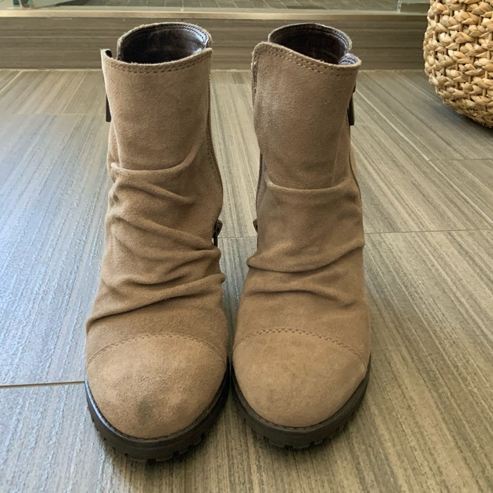 Suede taupe booties